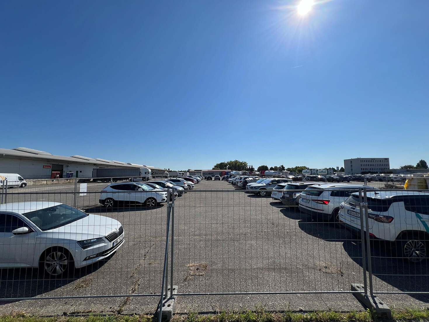 kde zaparkovať pri letisku Bratislava